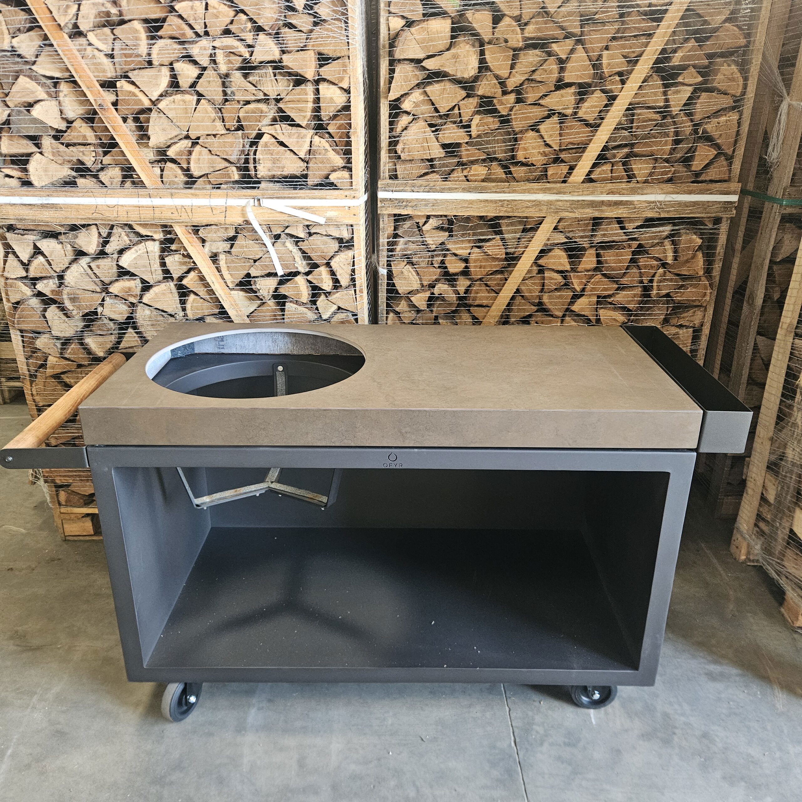 OFYR Kamado Table 135 Ceramic Golden Brown